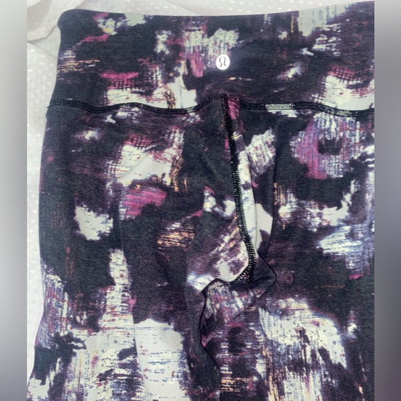 Lululemon Wunder Under Crop III Kara Blossom Brushed Luon Size 6 NWOT - Picture 4 of 4